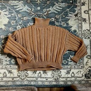 Tan H&M cableknit pullover sweater